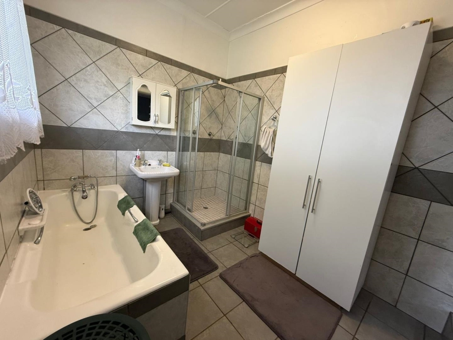 5 Bedroom Property for Sale in Universitas Free State